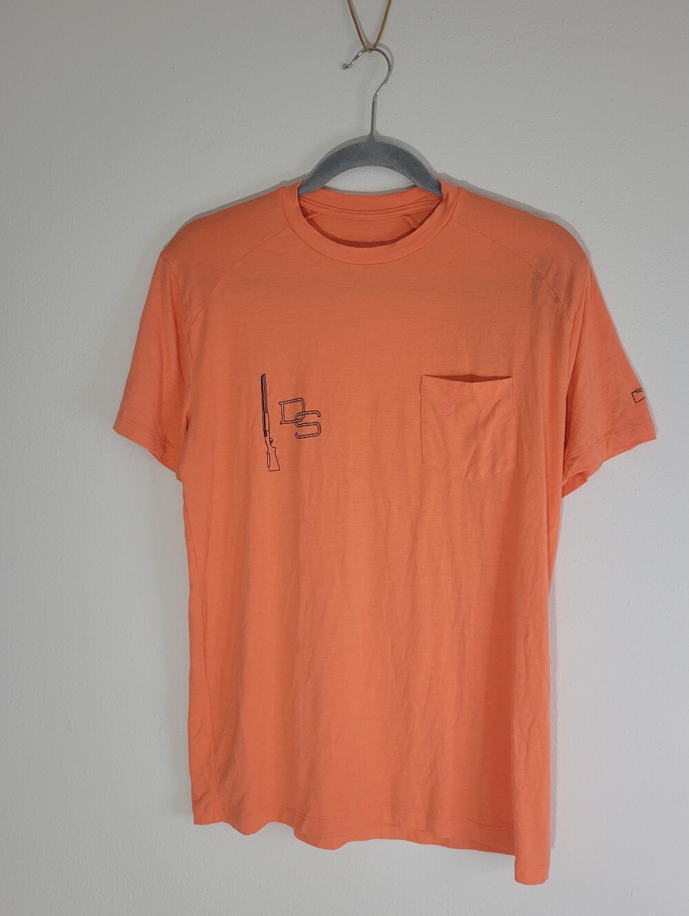 Guy Harvey Men Size M Orange Short-Sleeve Pocket Tee